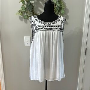 LAST CHANCE!! Lane Bryant White and Black Embroidered Tank